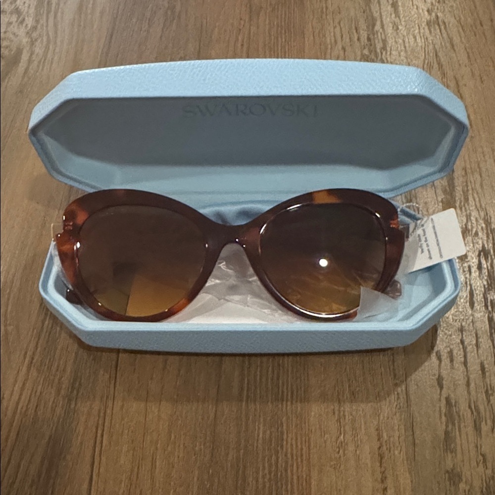 # SWAROVSKI sunglasses Cateye - Havana
